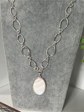 Silver Chain Necklace with White Mother-of-Pearl Pendant